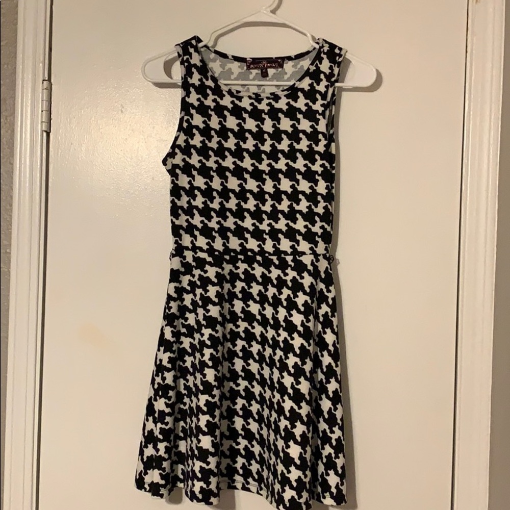 Women’s dress